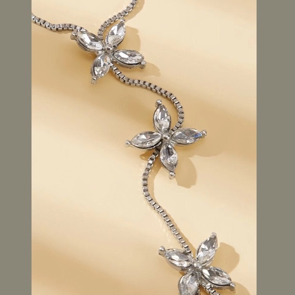 Crystal Flower Hand Bracelet - Picture 3 of 6